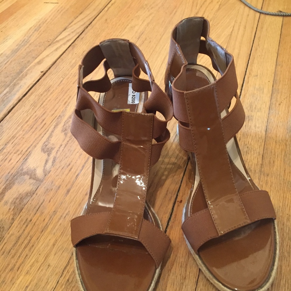 Amalfi Wedge Size 7